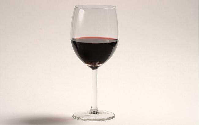 A_glass_of_red_wine
