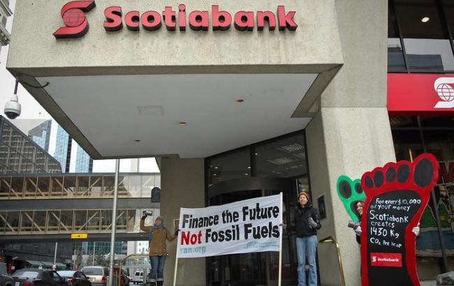 Canadian Activists target Scotiabank over fossil fuel investments (Photo: Visible Hand)
